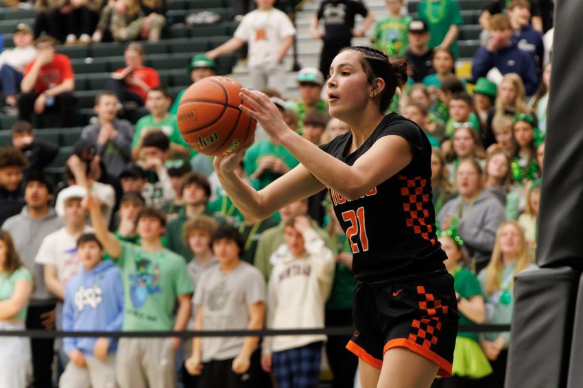 Blake Thompson's big day lifts Mobridge-Pollock past Mount Vernon/Plankinton at Class A tourney